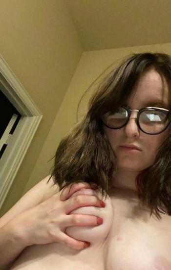 Alesha, 26 Caucasian/White female escort, Medicine Hat